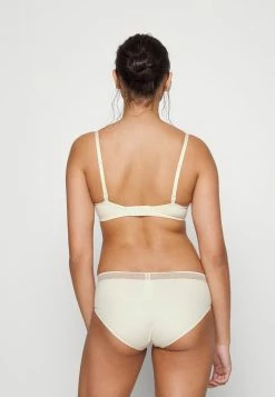Calvin Klein Underwear SEDUCTIVE COMFORT LIGHT LIFT DEMI WIREFREE - T-shirt Bra - Ivory 11 Calvin Klein Underwear SEDUCTIVE COMFORT LIGHT LIFT DEMI WIREFREE - T-shirt Bra - Ivory -Calvin Klein Underwear Shop 388ead19f5434c5fb18567434cc94155